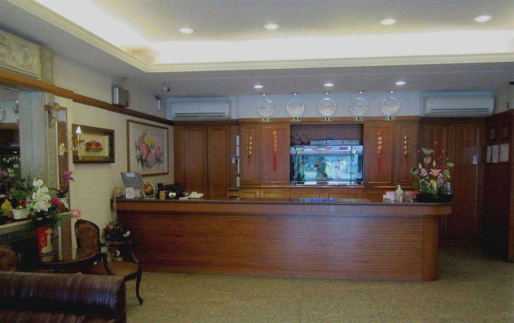 Sin Fu Business Hotel Taichung Exterior foto