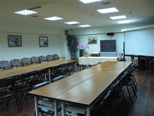 Sin Fu Business Hotel Taichung Exterior foto